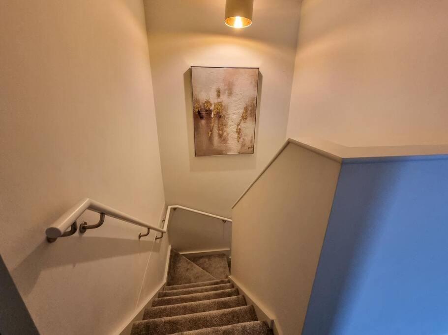 Stunning 4-Bedroom Townhouse With Free Parking Manchester Exterior photo