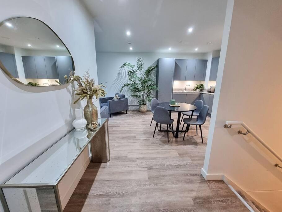 Stunning 4-Bedroom Townhouse With Free Parking Manchester Exterior photo
